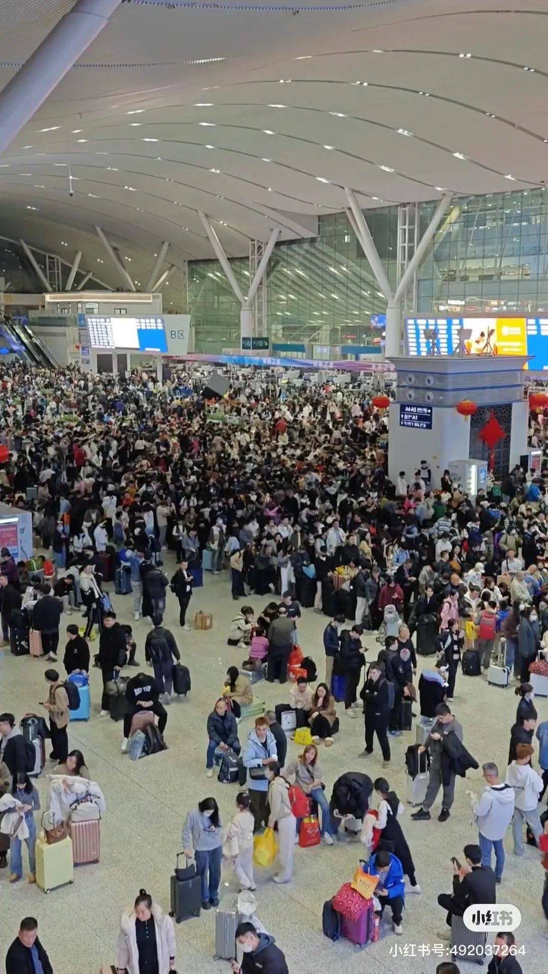 凌晨被挤爆<strong></p>
<p>有可以隐藏软件的软件</strong>！深圳高铁站人人人人人！网友：一定要提前到！这些旅客注意
