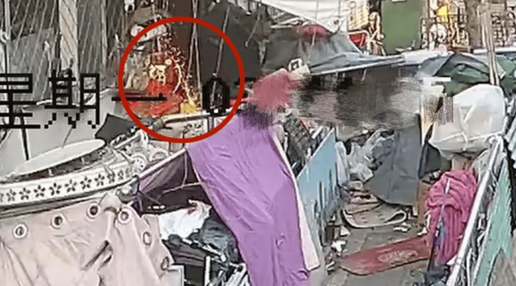 “你们不用管<strong></p>
<p>币圈和链圈的区别</strong>，出事我负责”！老人囤废品堵塞逃生路，不幸起火遇难