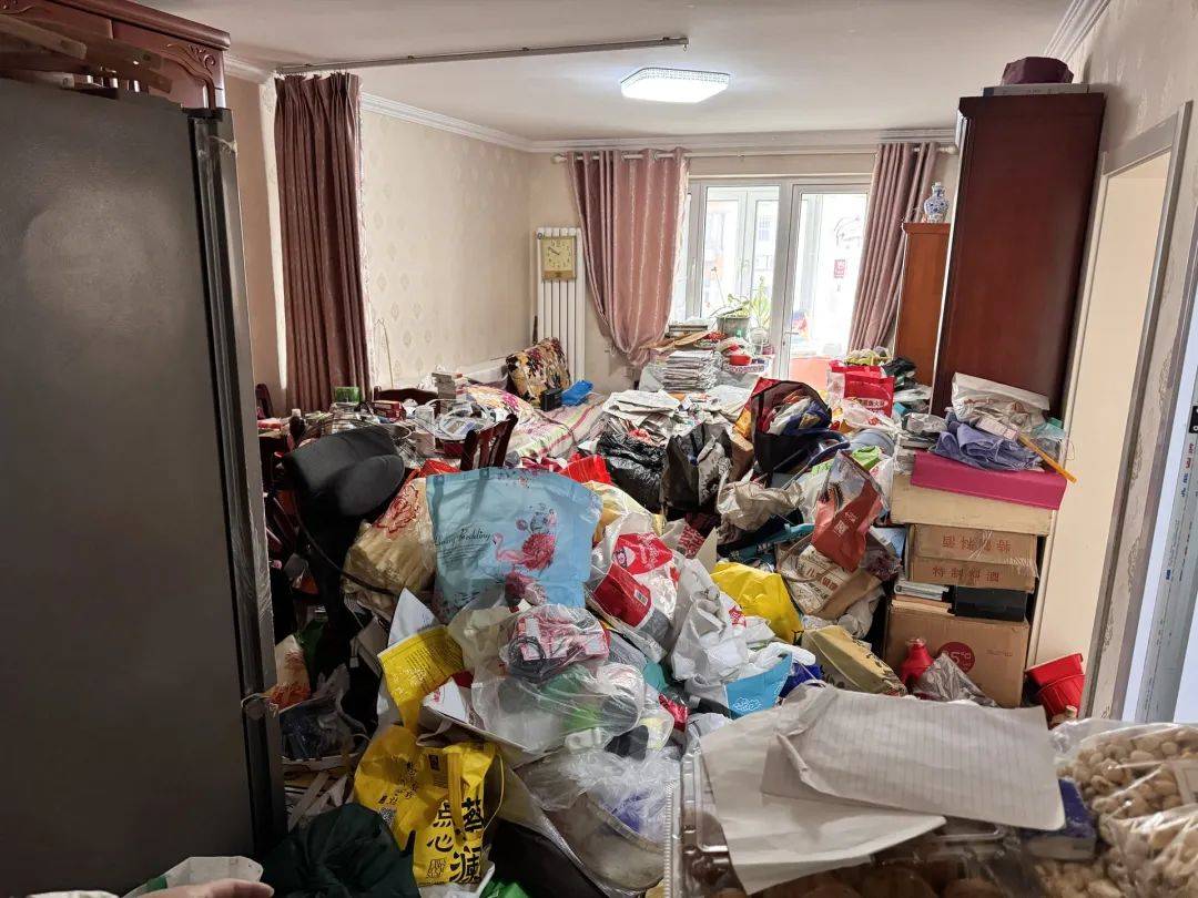 退休金超9000<strong></p>
<p>货币互换的风险有哪些</strong>，91岁老人家中却“垃圾成山”！原因心酸