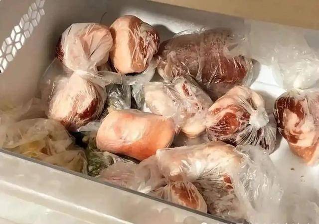 长期吃久冻的肉危害大<strong></p>
<p>如何对冲货币贬值</strong>？冰箱里的肉冻多久就不能吃了？医生说清楚