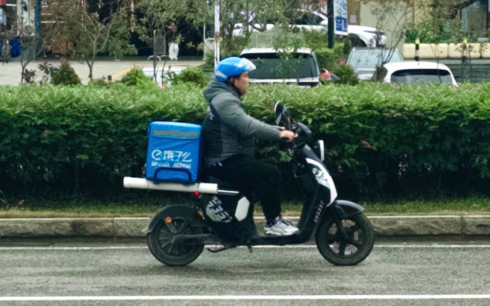 给外卖小哥缴社保<strong></p>
<p>新手如何炒币</strong>，有没有更好的办法？学者：不妨跳出“五险”模式