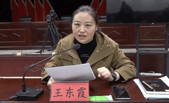 她任镇党委书记期间<strong></p>
<p>如何购买eth币</strong>，为应付检查，花费财政249.62万打造“经典观摩路线”，对沿线21个村“刷白墙”