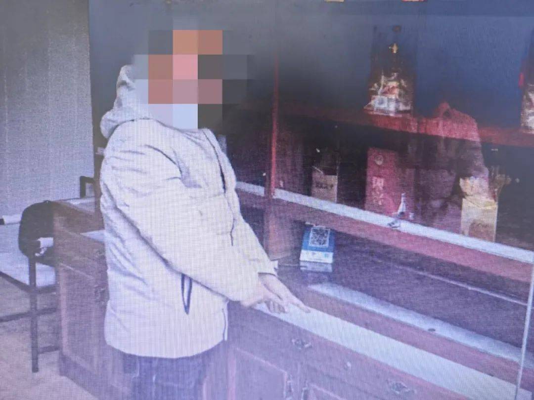 男子偷到假古币怒掷河中<strong></p>
<p>云币网如何炒币</strong>，到派出所 “打听风声”自投罗网