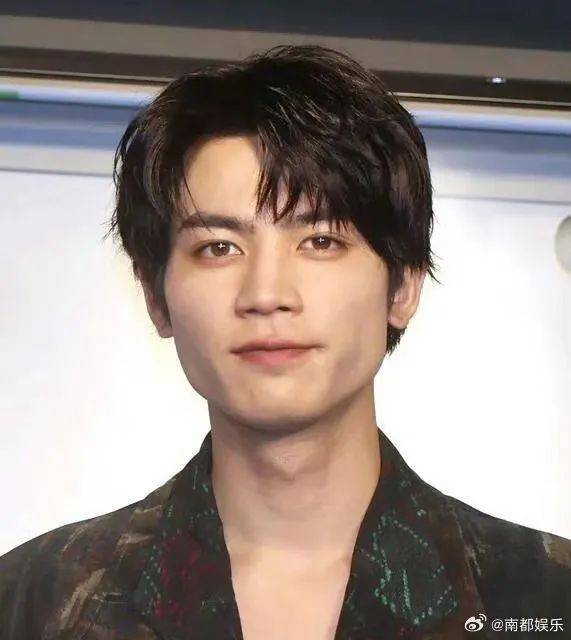 热搜第一<strong></p>
<p>币圈小白如何获取资讯</strong>！24岁男演员不幸去世