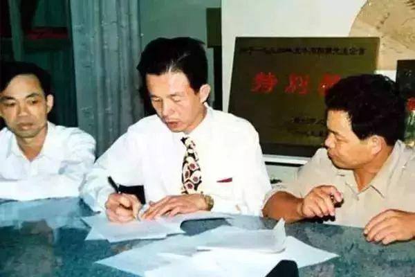 许连捷<strong></p>
<p>货币超发如何保值</strong>，这位杰出的晋江企业家值得人们铭记