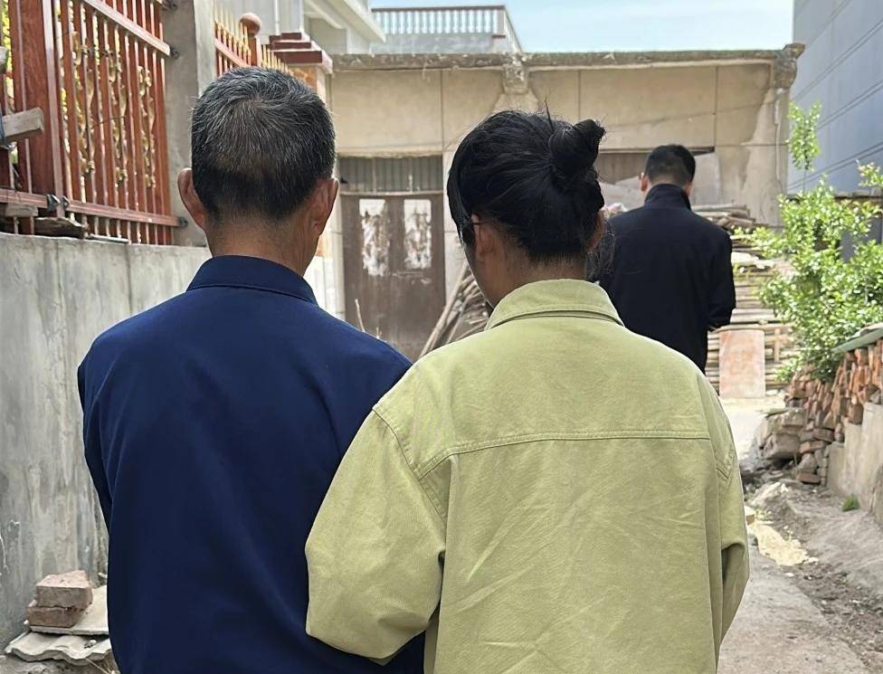 女孩跟男友外出打工失踪<strong></p>
<p>如何上币</strong>，15年后被找到已育两子 父亲：她当年流浪到河南，不知回家的路