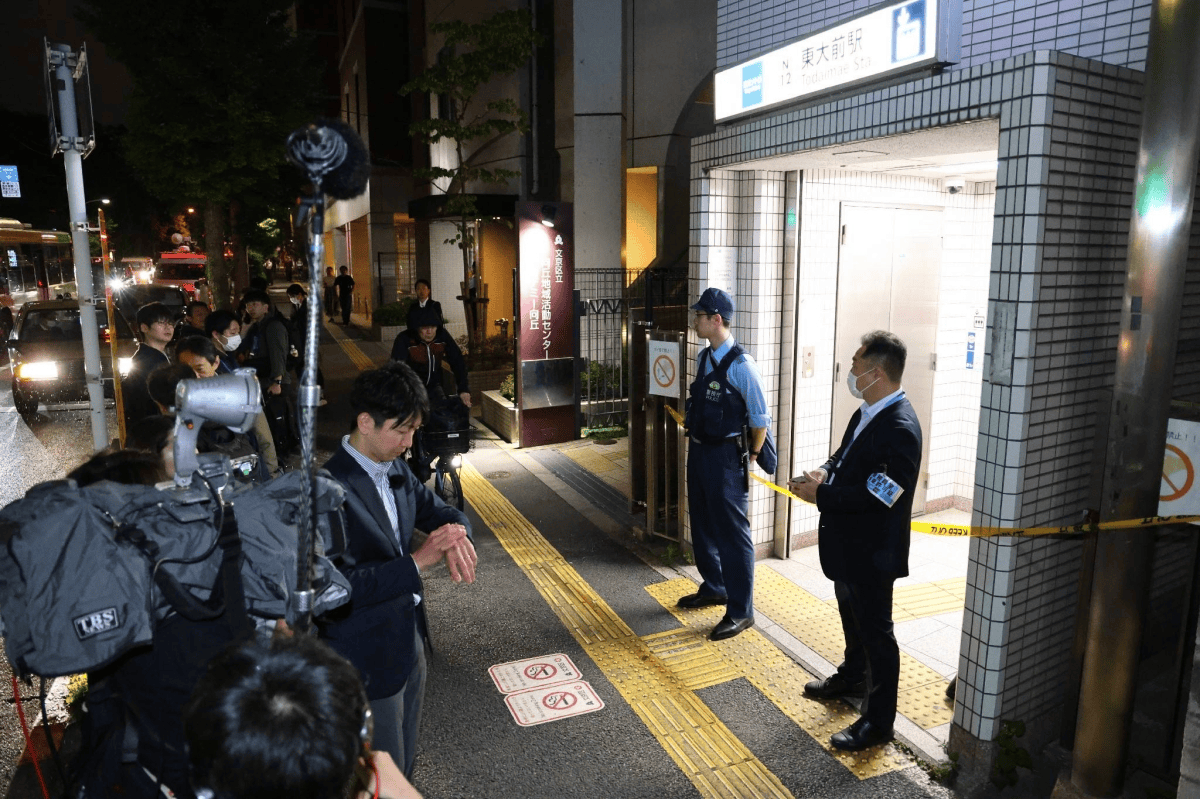 日本地铁出现随机杀人事件<strong></p>
<p>可转换公司债券怎么交易</strong>，43岁男子挥菜刀砍伤2人被捕