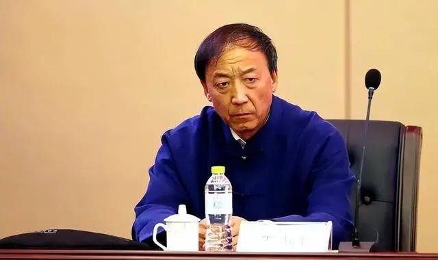 自辩无罪<strong></p>
<p>迷你币</strong>，被控受贿645 万的足协 “罚单狂人”是不是“窦娥”？