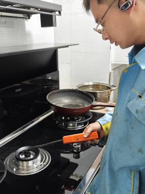 开屏跑腿｜“我家燃气泄漏点到底在哪<strong></p>
<p>迷你币</strong>？”燃气公司人员回访……