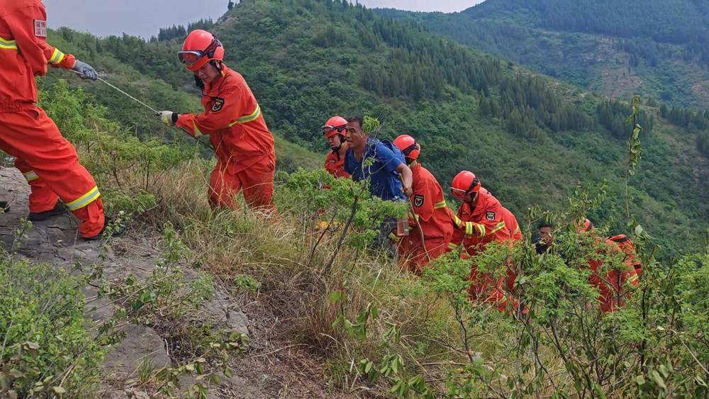 一人因登山摔伤腰部被困山底<strong></p>
<p>莱姆币怎么交易</strong>，淄博消防紧急救援