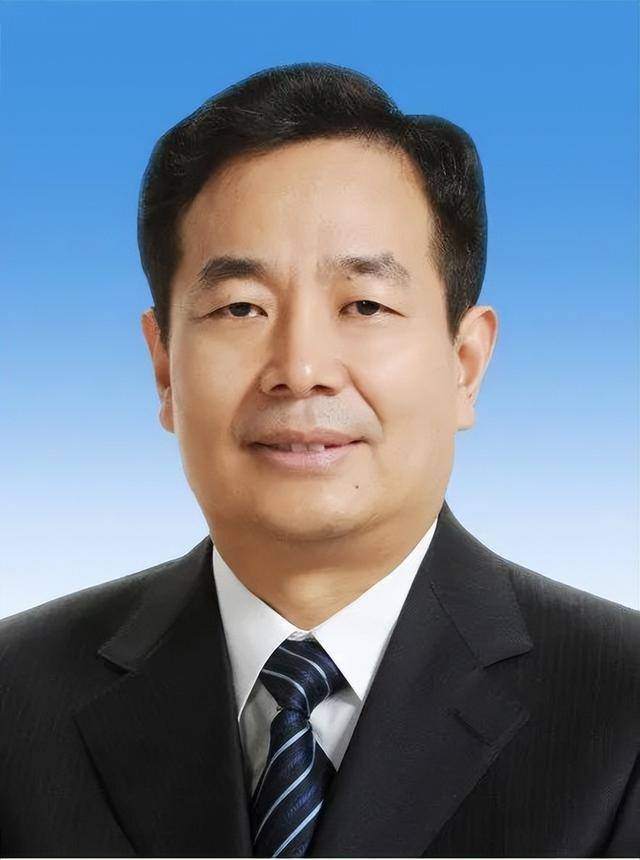 曾任中央纪委副书记的他<strong></p>
<p>龙</strong>，已任新疆维吾尔自治区党委书记