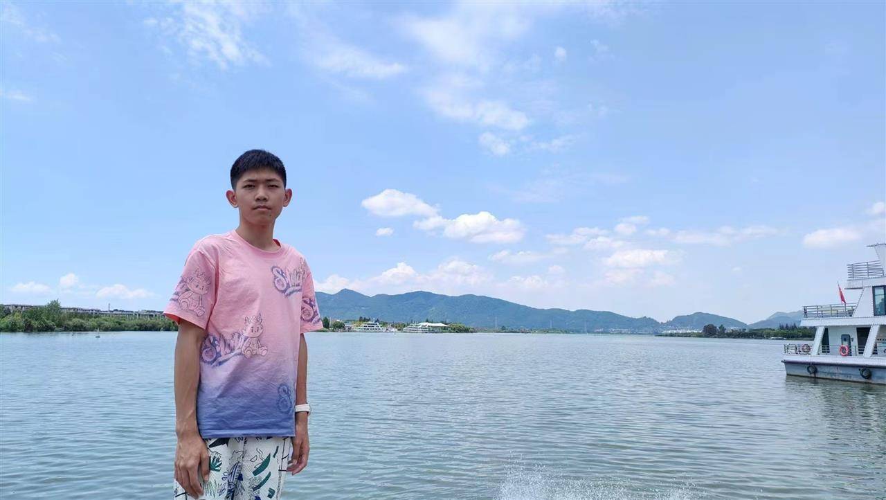 安徽一名18岁高中生坐飞机到西双版纳后失联<strong></p>
<p>虚拟货币挖矿</strong>，景洪公安：目前没有进一步的消息