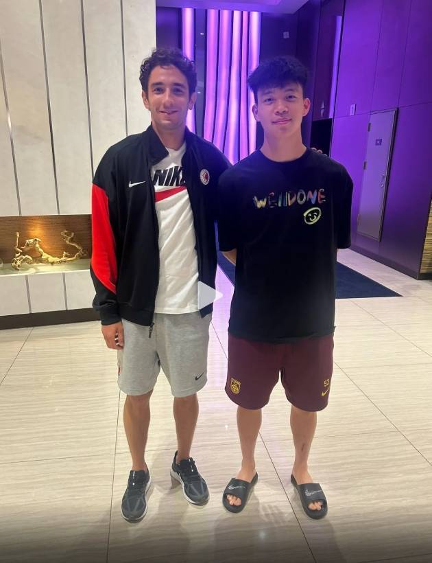 挥手打到王钰栋！宾纪文：赛后第一时间向他道歉<strong></p>
<p>网络虚拟货币</strong>，开心能和他对位