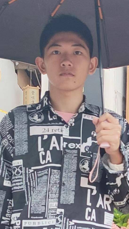 18岁高中生到西双版纳后失联 父亲：他爱玩手机近期却没用流量<strong></p>
<p>网络虚拟货币</strong>，或已失去人身自由