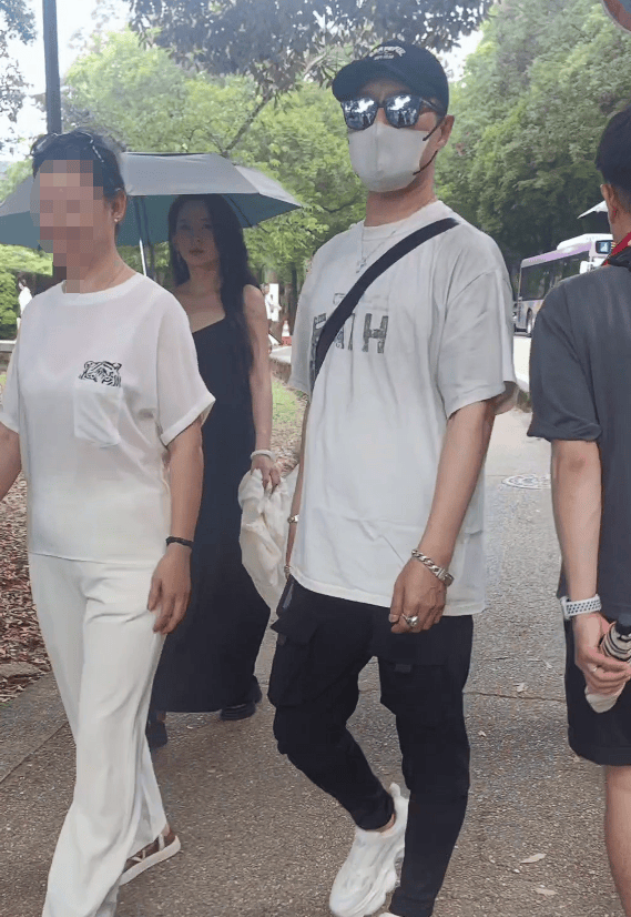 汪峰与森林北两家人同游日本<strong></p>
<p>第二大虚拟货币</strong>，包括与章子怡所生的一对儿女，氛围相处融洽