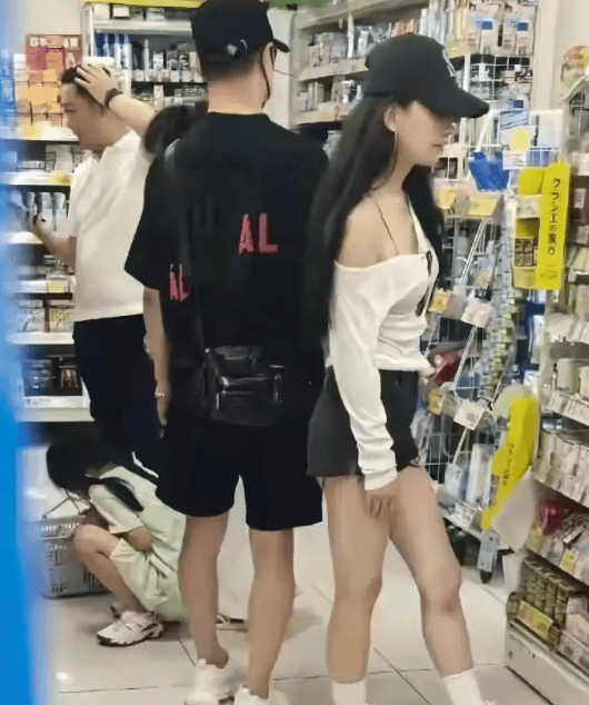 汪峰与森林北两家人同游日本<strong></p>
<p>第二大虚拟货币</strong>，包括与章子怡所生的一对儿女，氛围相处融洽
