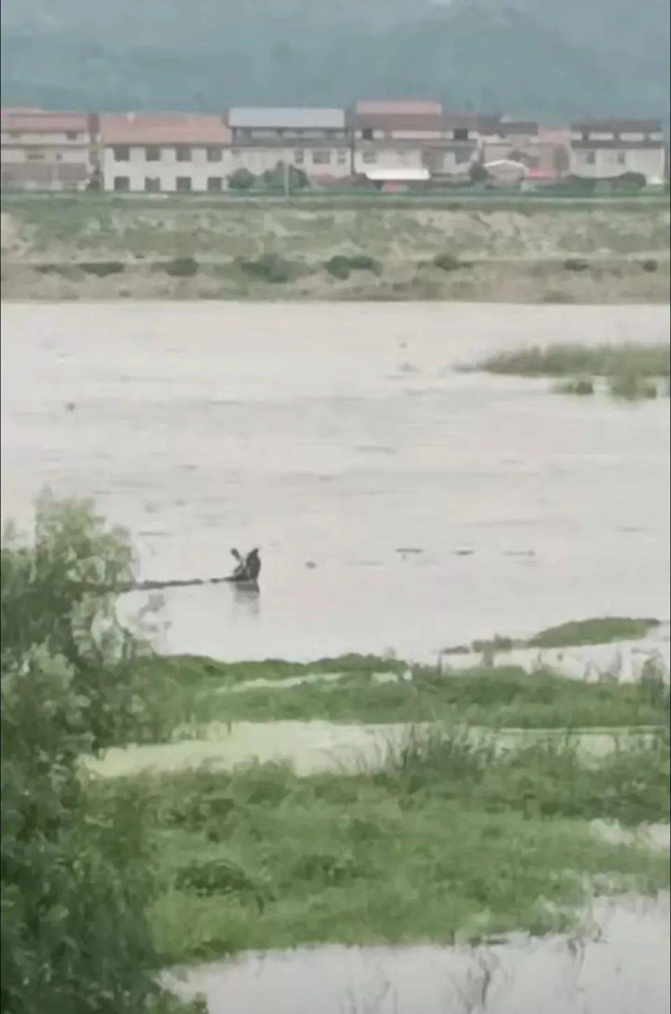 上游泄洪致下游突涨水<strong></p>
<p>虚拟货币的发展前景</strong>，多名钓鱼者被困河中；湖北谷城警方：救起30余人，1人不幸溺亡
