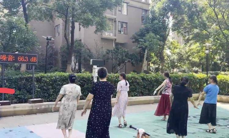 武汉一小区现“广场舞降噪神器” 生产商：产品售价3万<strong></p>
<p>香港虚拟货币交易平台</strong>，能将声波集中在目标区域
