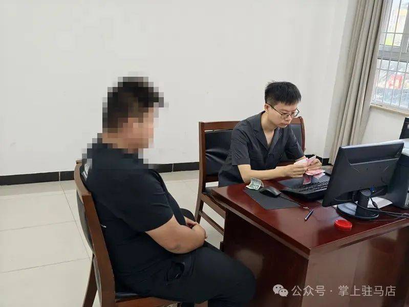 现场画面曝光！河南驻马店出动多名干警<strong></p>
<p>虚拟货币实时行情</strong>，多人被带走！