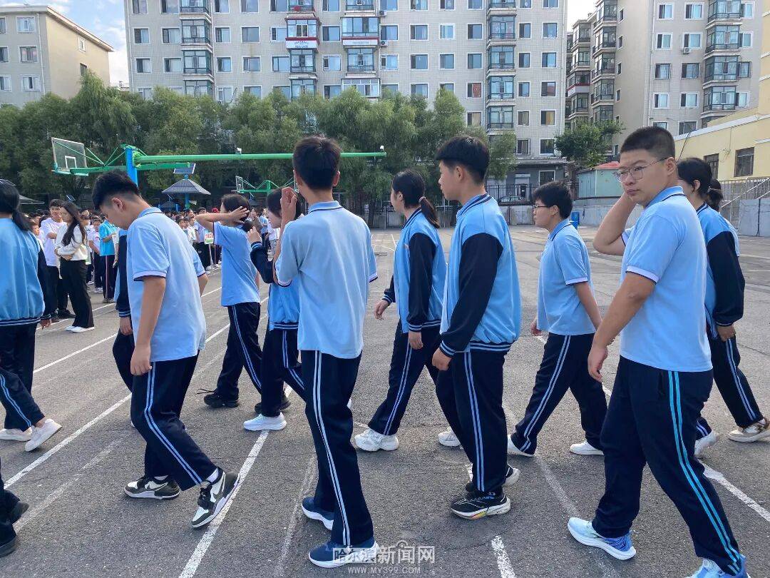 我们<strong></p>
<p>以太坊现价</strong>，开学啦