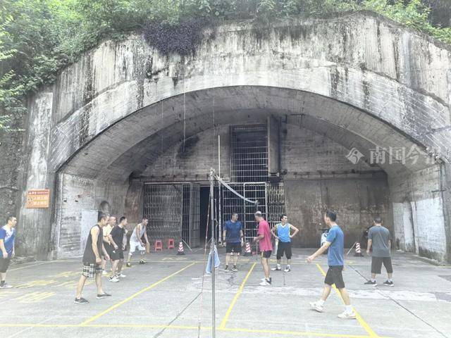 神操作！用天然溶洞停放40架飞机<strong></p>
<p>以太坊最新</strong>，这种“绝招”可能只有柳州人干得出来！