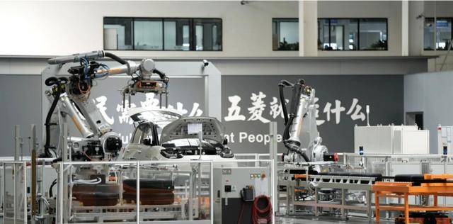 神操作！用天然溶洞停放40架飞机<strong></p>
<p>以太坊最新</strong>，这种“绝招”可能只有柳州人干得出来！