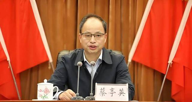 中组部有关干部局负责同志宣布中央决定<strong></p>
<p>以太坊实时价格</strong>，他们履新