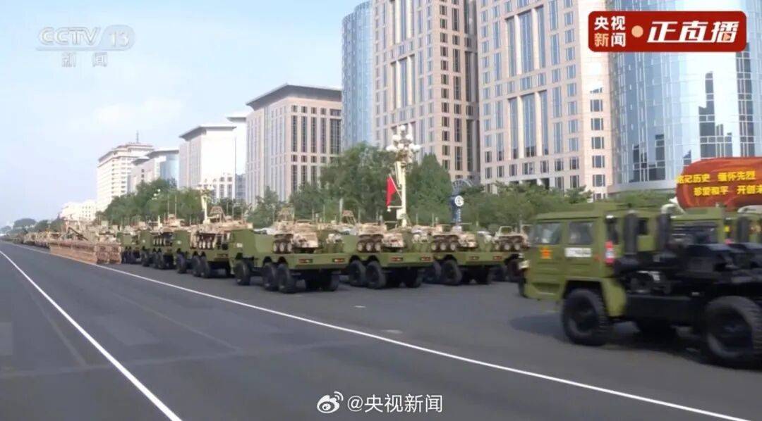 歼20S、DF61导弹<strong></p>
<p>以太坊实时价格</strong>，震撼亮相！三支兵种首次亮相天安门广场，空中梯队战机起飞