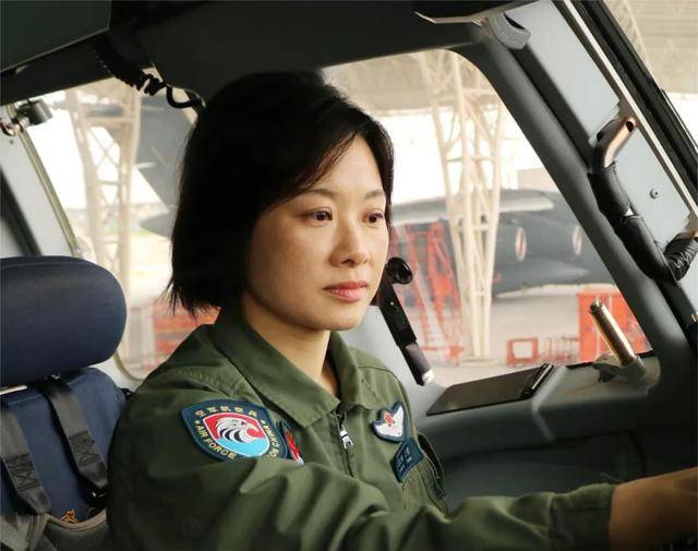 阅兵最帅女机长<strong></p>
<p>以太坊实时走势</strong>，是她！
