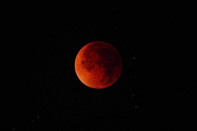 刷屏朋友圈<strong></p>
<p>以太坊今天的价格</strong>！“红月亮”高清大图来了