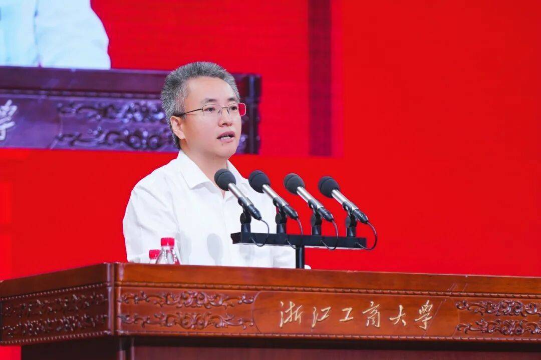 校长开学讲话:少刷小红书<strong></p>
<p>以太坊美元行情</strong>!避雷......