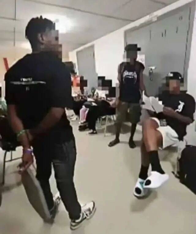 男留学生暂住女生公寓进展：多位女生证实男留学生已搬离<strong></p>
<p>以太坊升级</strong>，学校曾安排安保人员在宿舍