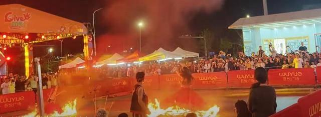 云南昆明商场表演“火裙舞”<strong></p>
<p>以太坊币今日最新价格</strong>，一名女演员裙子引燃被烧伤