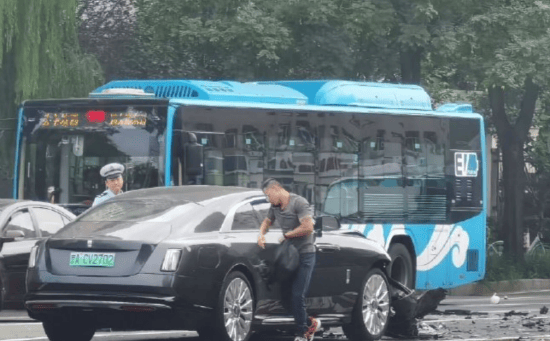 交警通报陈震劳斯莱斯事故!车辆或报废<strong></p>
<p>以太坊现在价格</strong>,维修费堪比车价?