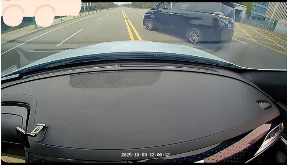 网约车女司机遭丰田别车<strong></p>
<p>以太坊现在价格</strong>，男子自称公安局的；临汾交警支队：辖区大队已介入调查