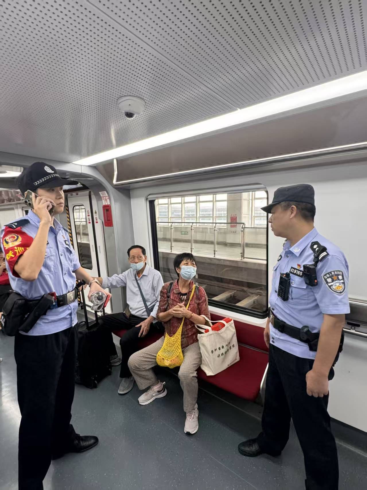 离高铁发车仅剩半小时!长沙民警接到一对海南老年夫妻求助<strong></p>
<p>以太坊现在价格</strong>,一路护送其顺利进站