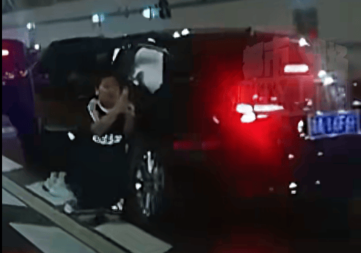 10岁男孩跪地拦车哭求“救救妈妈”<strong></p>
<p>以太坊币行情</strong>,感动全网!其母发声