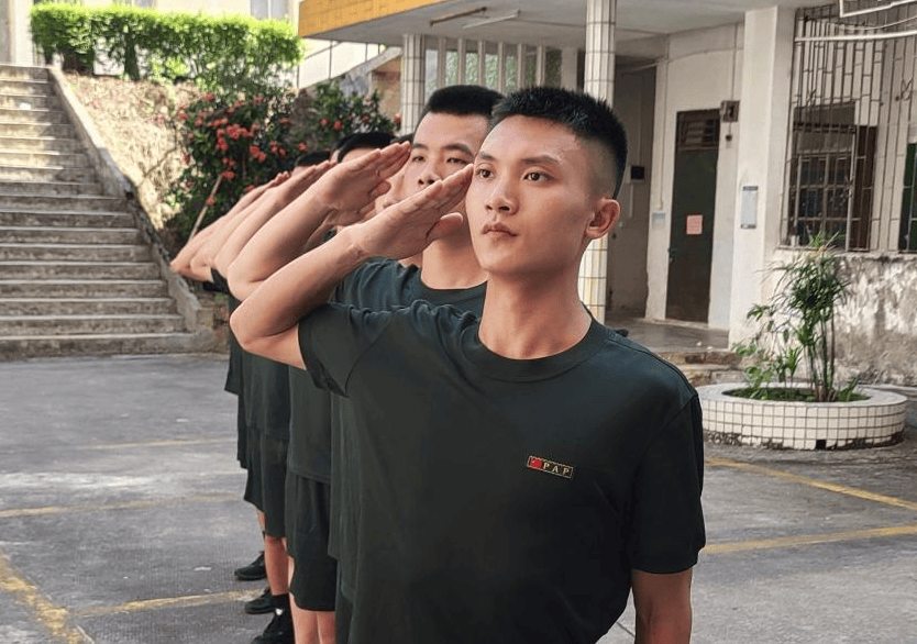 牛!退役半个月<strong></p>
<p>以太坊币行情</strong>,他第三次入伍!