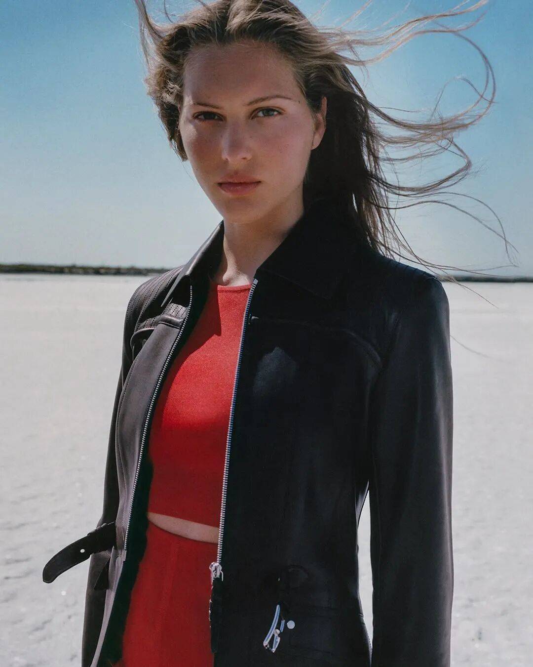 Hermès的女骑士<strong></p>
<p>以太坊币行情</strong>,在沙滩上自由驰骋