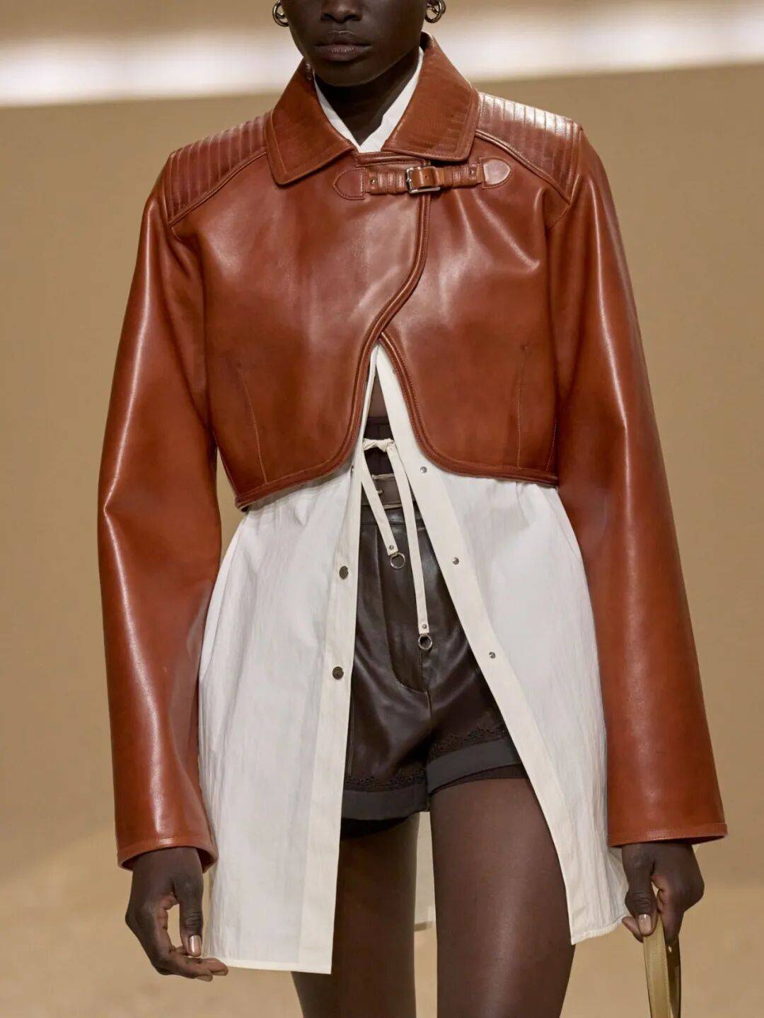 Hermès的女骑士<strong></p>
<p>以太坊币行情</strong>,在沙滩上自由驰骋