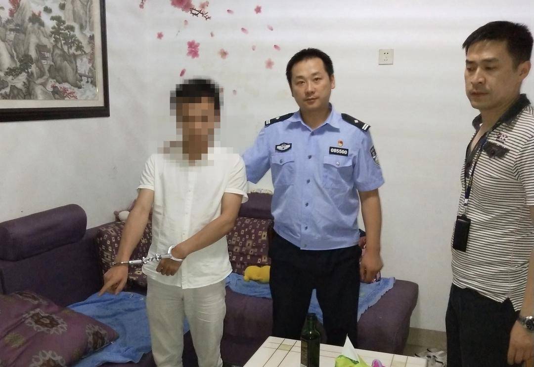 含泪送别!四川屏山县公安局副局长李虎办案途中坠江牺牲:“怕个啥<strong></p>
<p>以太坊币行情</strong>,干就是!”是他的口头禅