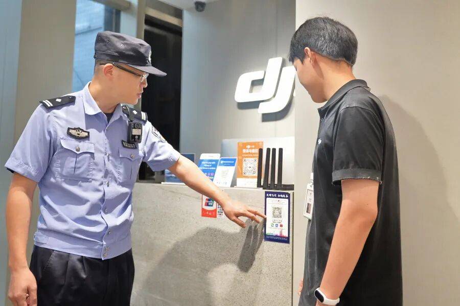 突然群发<strong></p>
<p>以太坊美金价格</strong>！大批上海市民收到警方短信！全市爆火网红已被锁定...有爸爸因孩子违规被罚款