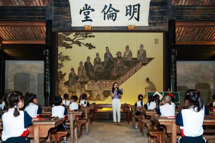 镜观·回响丨以文化人 以文育人