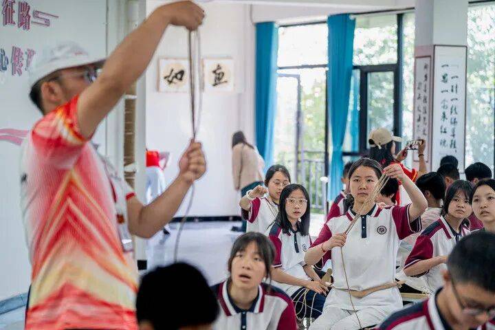 镜观·回响丨以文化人 以文育人