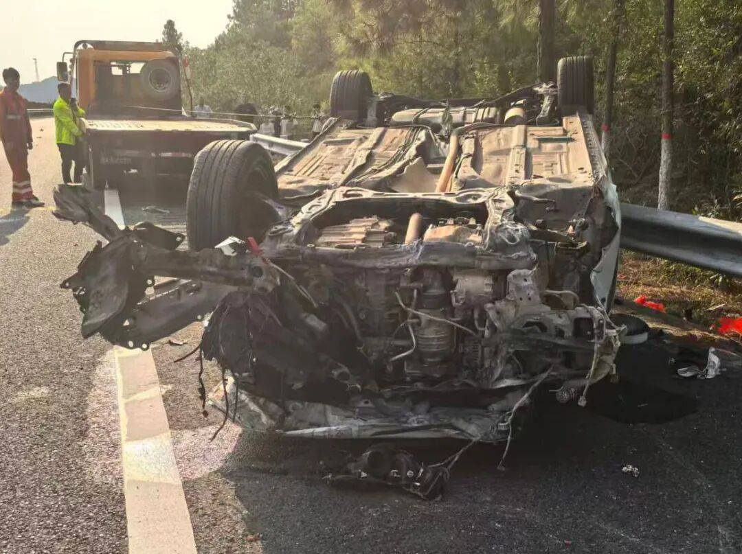 “我撒谎天打雷劈!”男子高速突然强行变道致翻车<strong></p>
<p>以太坊币价格今日行情</strong>,反诬赖对方