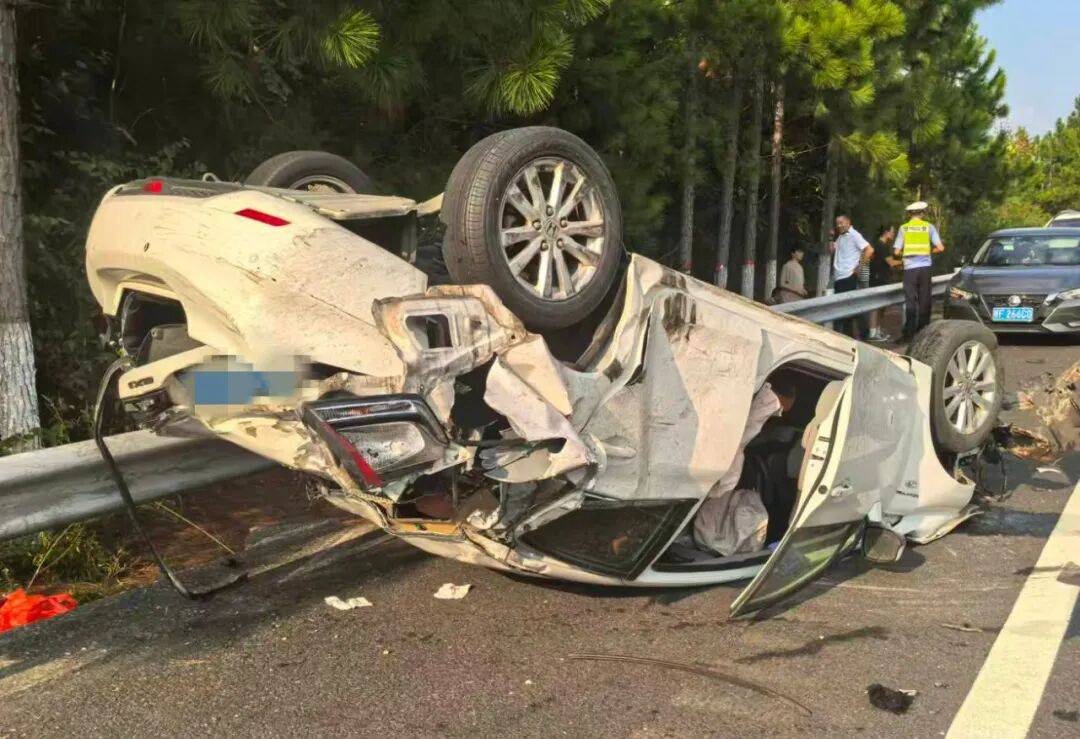 “我撒谎天打雷劈!”男子高速突然强行变道致翻车<strong></p>
<p>以太坊币价格今日行情</strong>,反诬赖对方