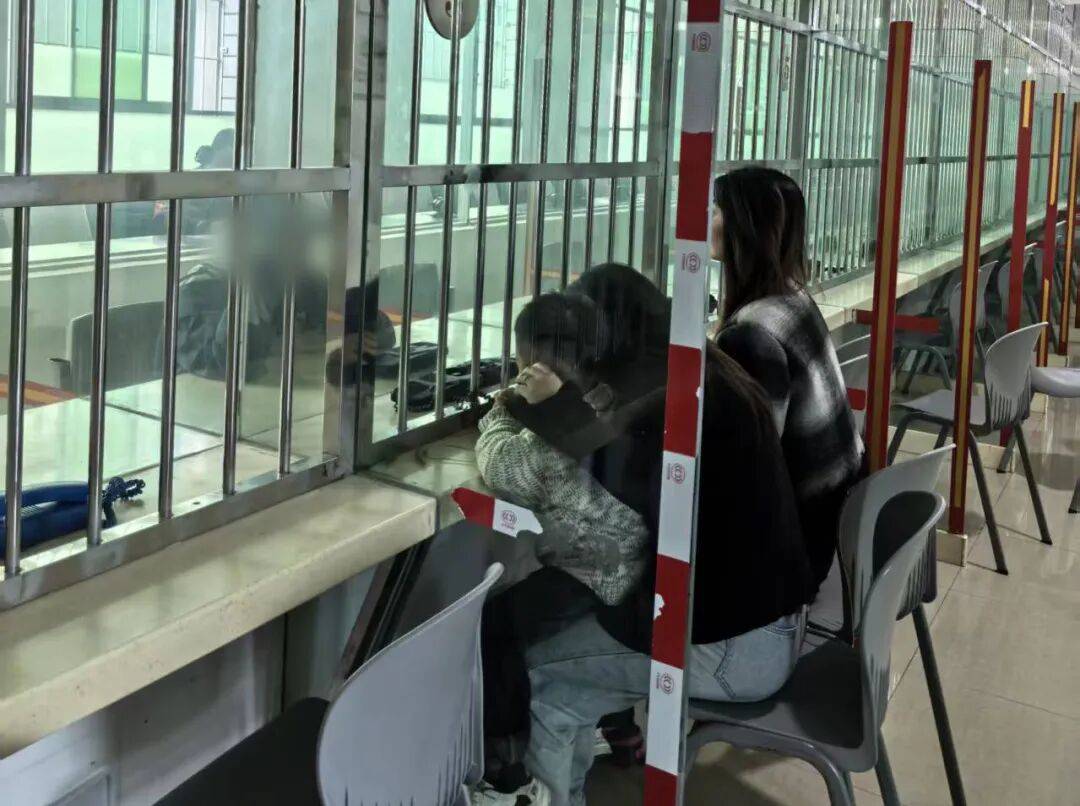 秉公执法有尺度<strong></p>
<p>eth以太坊</strong>,为民服务有温度