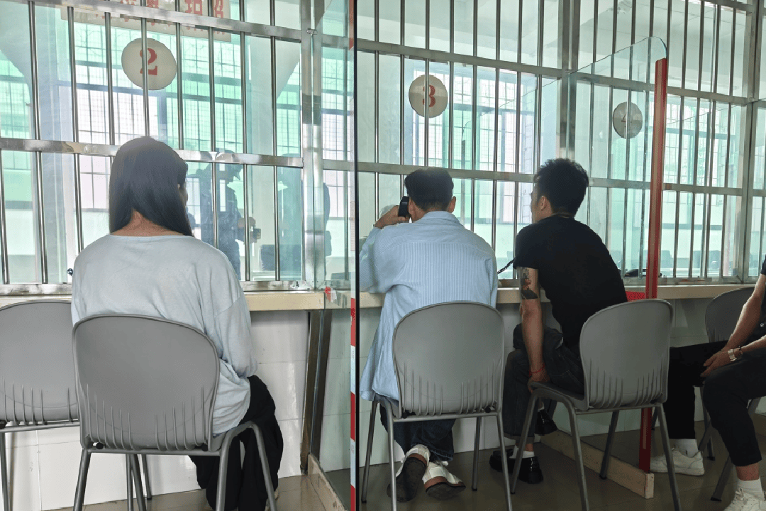 秉公执法有尺度<strong></p>
<p>eth以太坊</strong>,为民服务有温度