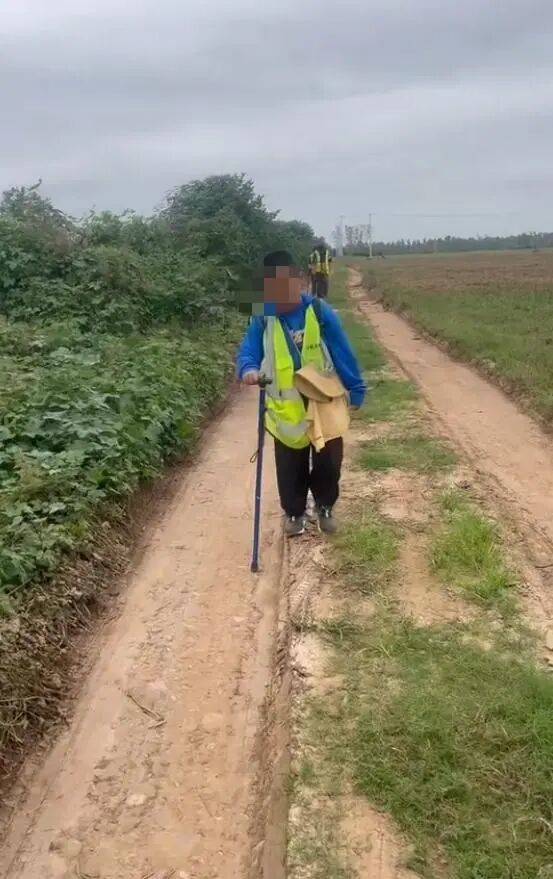 湖北一男子辞掉月薪2万元工作<strong></p>
<p>今日以太坊价格</strong>，带9岁儿子徒步千里，计划60天走到山东……原因让人泪目