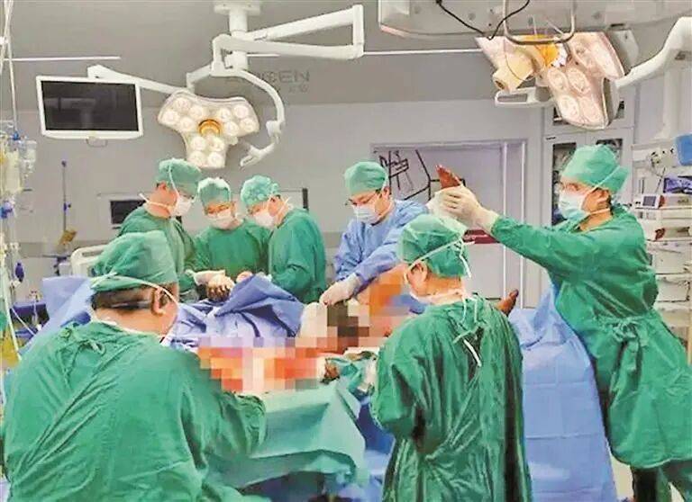 仅仅30秒<strong></p>
<p>以太坊行情最新价格</strong>，男子全身烧伤90%！别再这样充电！